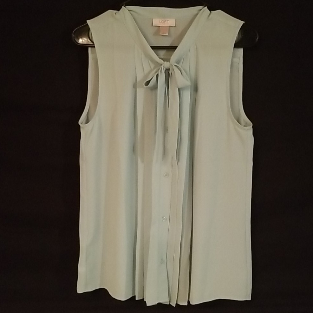 Loft sleeveless blouse